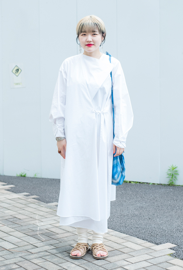 小物で夏らしさをプラスした、加藤侑奈さん -文化服装学院ファッションフェ...