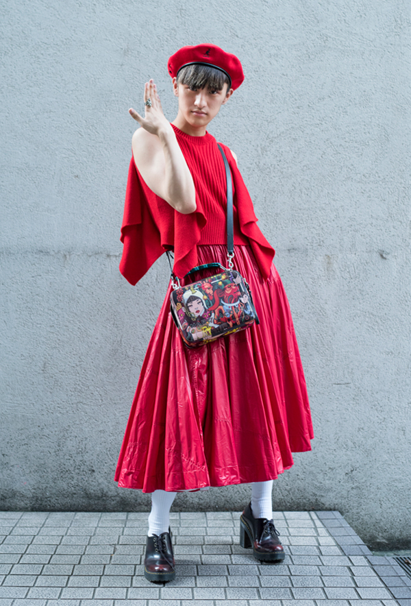 CALVIN KLEINの真っ赤なスカートが目を引く、YASUOさん -文化服装学院ファッ...