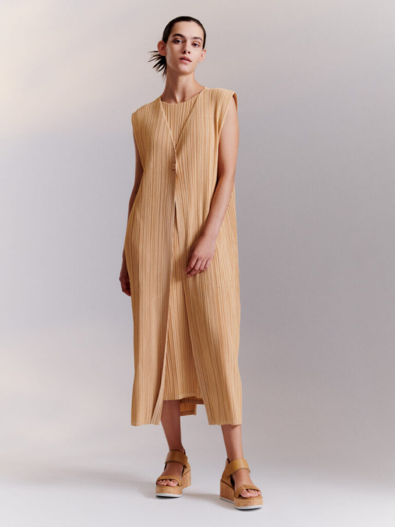 PLEATS PLEASE ISSEY MIYAKEより「WIND」をテーマにした春夏アイテムが ...