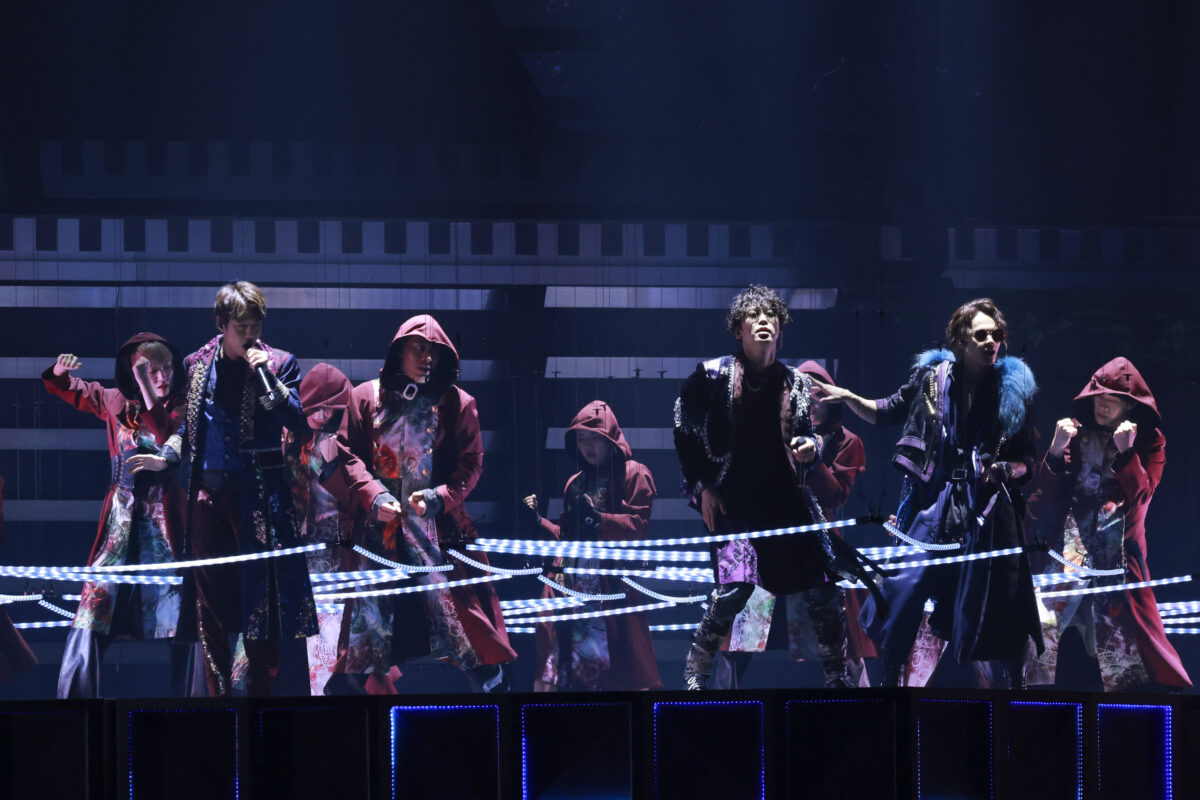 KAT-TUN LIVE TOUR 2023 Fantasia」KAT-TUNという美学と在り方 – 装苑 ...