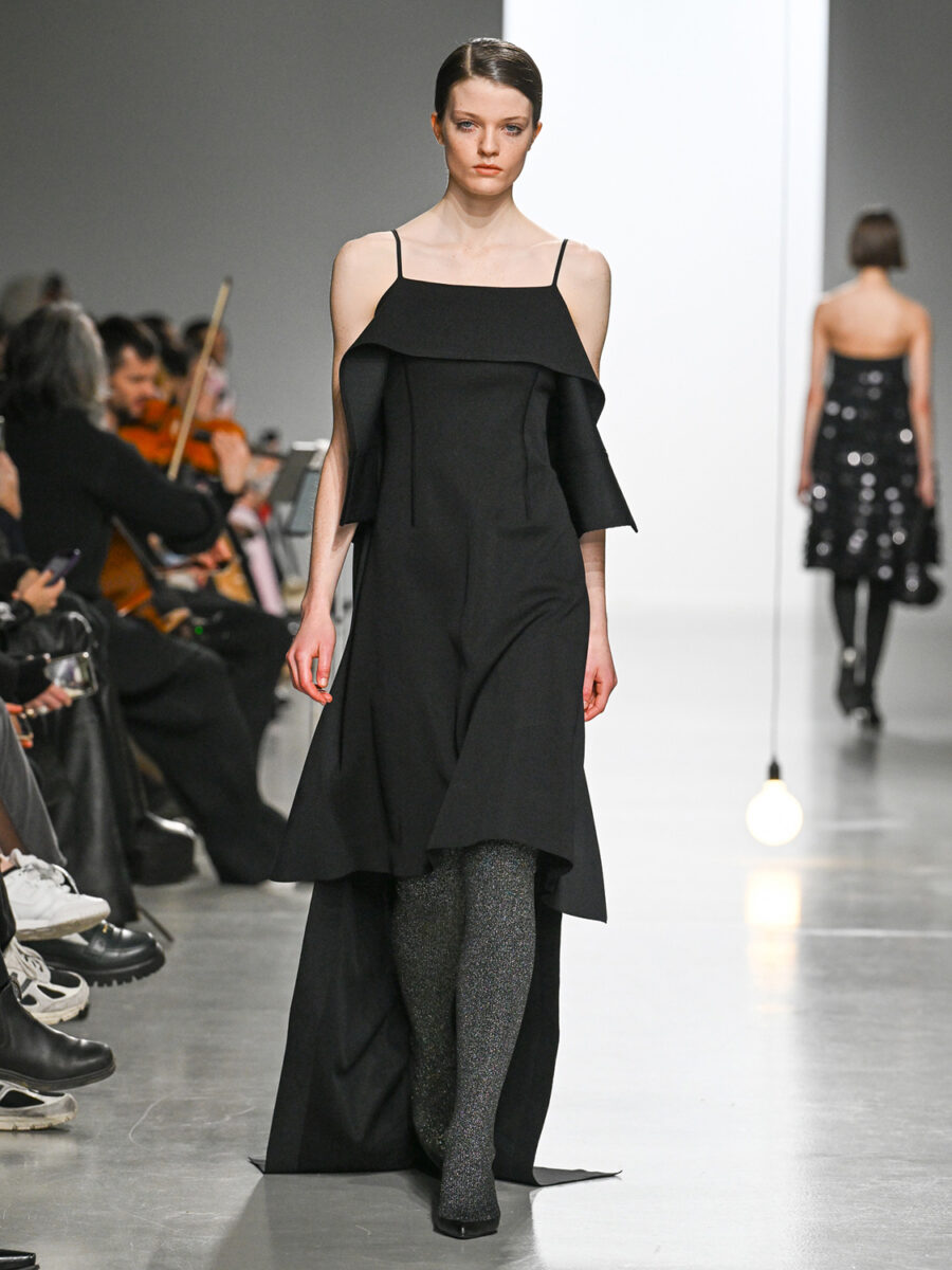 CFCLの日常を豊かにするリズムを生む服とは。2024-’25年秋冬パリ・ファッションウィー...