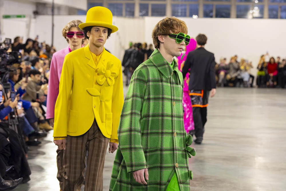 ウォルター・ヴァン・ベイレンドンクが新作を発表2026年春夏パリ・メンズフ...