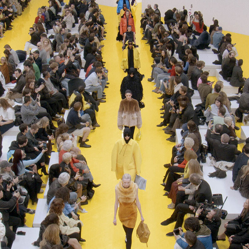 【パリ FW2026】ロエベが新作を発表