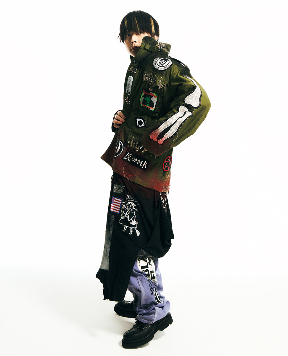 増田貴久（NEWS）、衣装：KIDILL（キディル）、写真：牧野楽人（TRON）