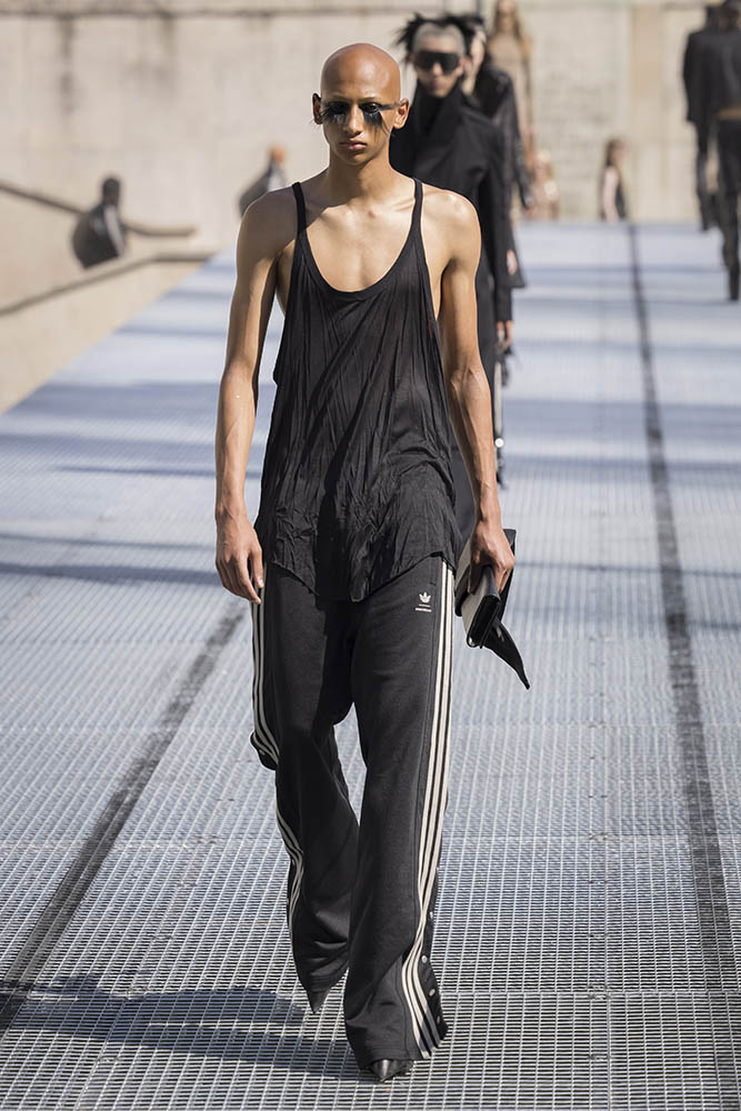 Rick Owens fashion show in Paris, Spring Summer 2027 Menswear Fashion Week Photo by Valerio Mezzanotti