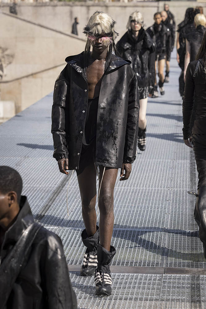 Rick Owens fashion show in Paris, Spring Summer 2027 Menswear Fashion Week Photo by Valerio Mezzanotti