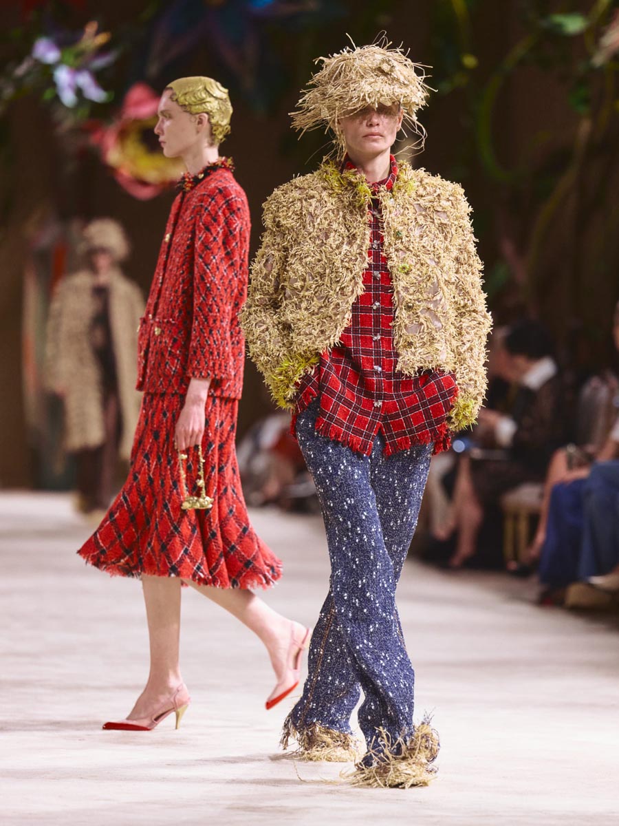 CHANEL　スノーフレークチャームとツイードリボン オートクチュール FW2026】シャネルが紡ぐ「ガブリエルと豆の木」の