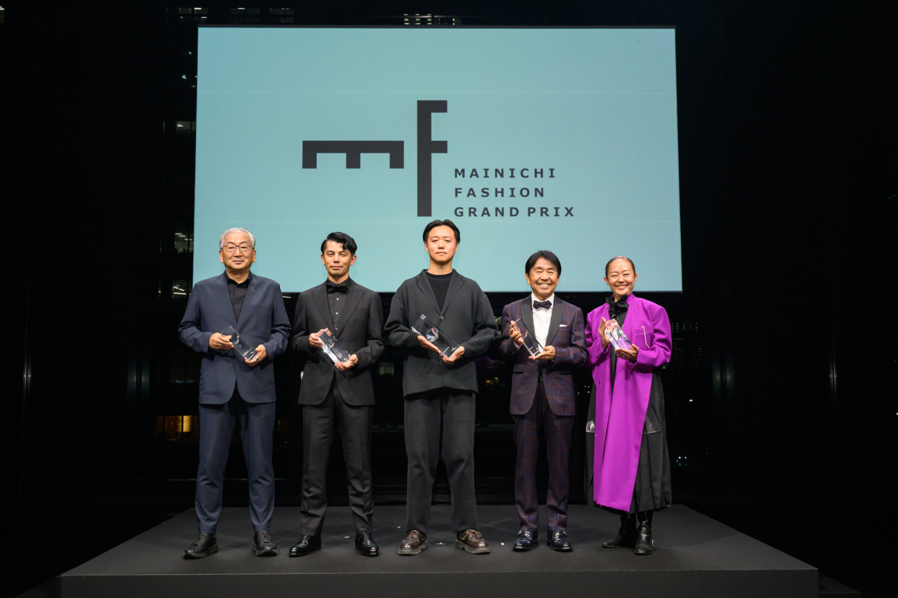 装苑賞出身・CFCL高橋悠介が大賞を受賞。「第44回毎日ファッション大賞」の...
