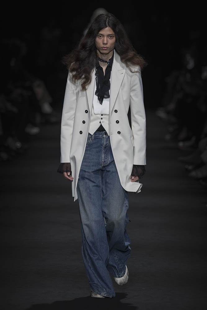 Model on the runway at the Ann Demeulemeester fashion show in Paris, Spring Summer 2027 Ready To Wear Fashion Week
