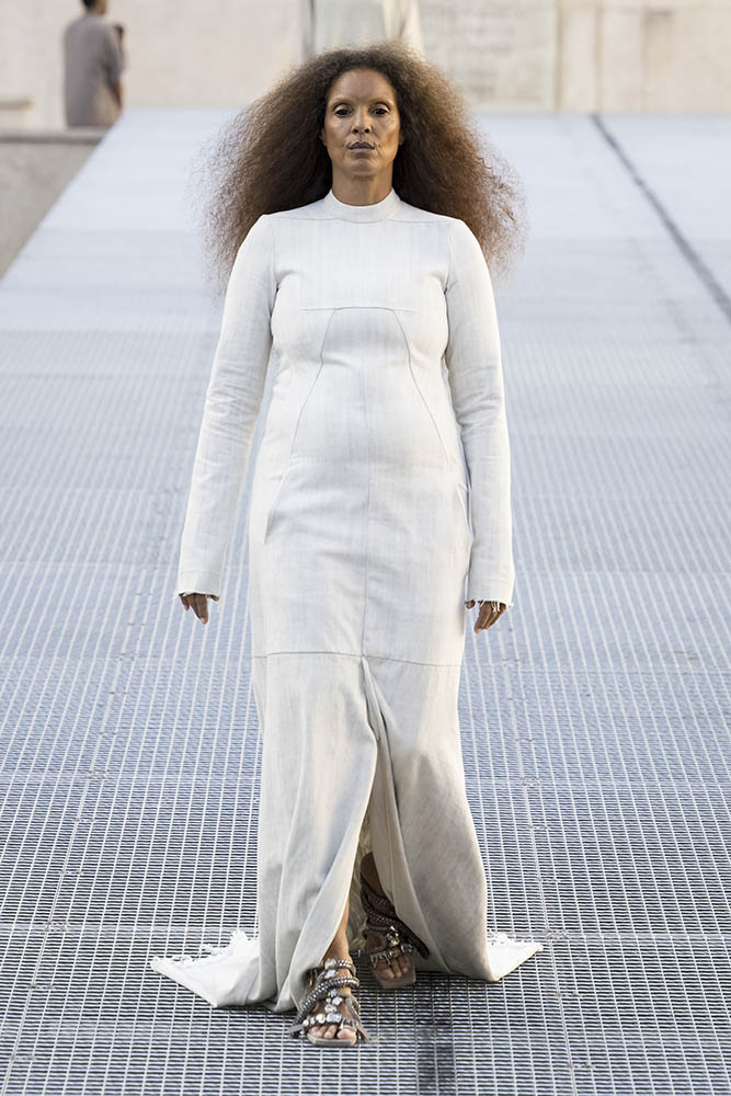 Model on the runway at the Rick Owens fashion show in Paris, Spring Summer 2027 Ready To Wear Fashion Week, Runway Look #011