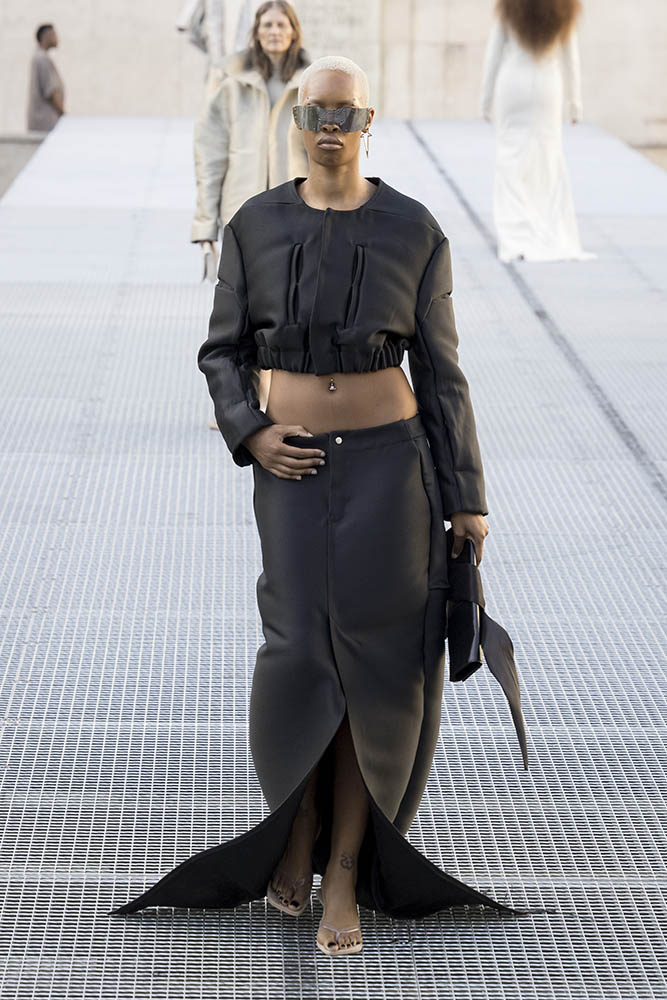 Model on the runway at the Rick Owens fashion show in Paris, Spring Summer 2027 Ready To Wear Fashion Week, Runway Look #024